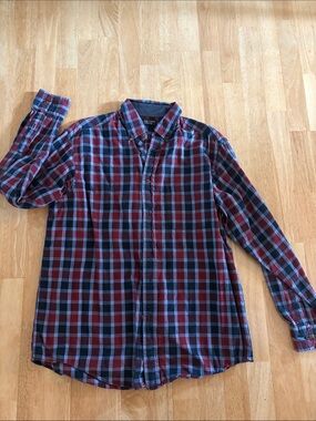 Roundtree & Yorke Plaid Button-Down Shirt in Burgundy and Navy